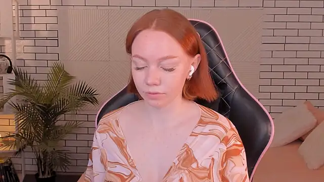 foxyMistrees online show from December 2024 11:56:02 PM