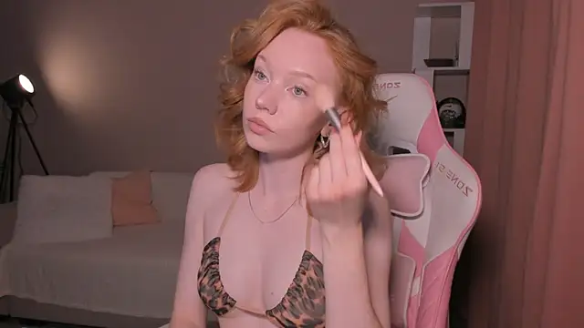 foxyMistrees online show from September 2025 11:59:01 PM