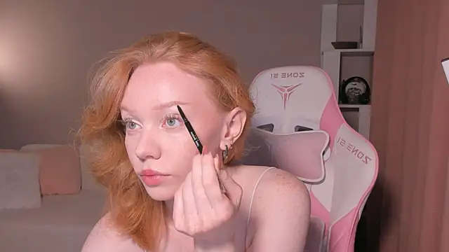 foxyMistrees online show from September 2025 12:00:02 AM