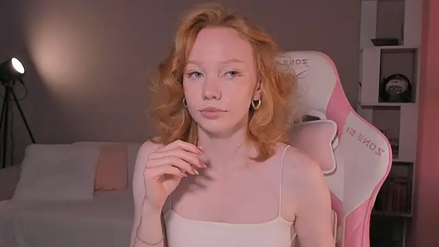 foxyMistrees online show from September 2025 01:05:02 AM