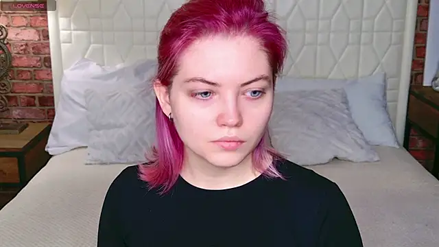 Lisa Adam online show from October 2025 06:04:01 PM