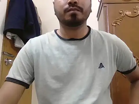 desiboyasif online show from September 2025 05:18:01 PM