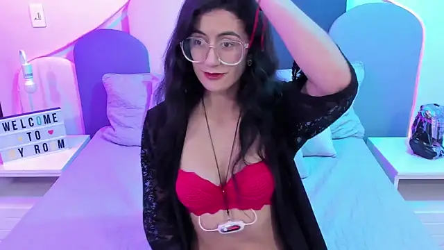 SophieGomez22 online show from February 2025 02:32:02 PM