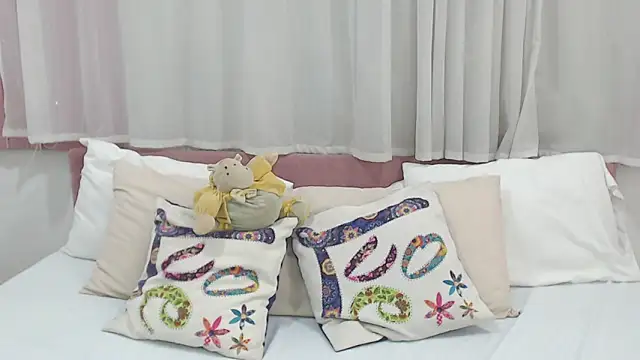 LexiiBloom online show from February 2025 02:55:02 PM