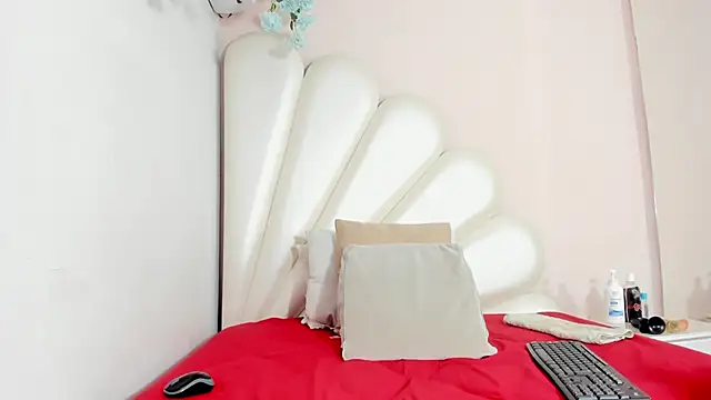 Snapshot of Lorena_Hawkins chatting on January 2025 01:21:01 PM Lorena Hawkins online show from January 2025 01:21:01 PM