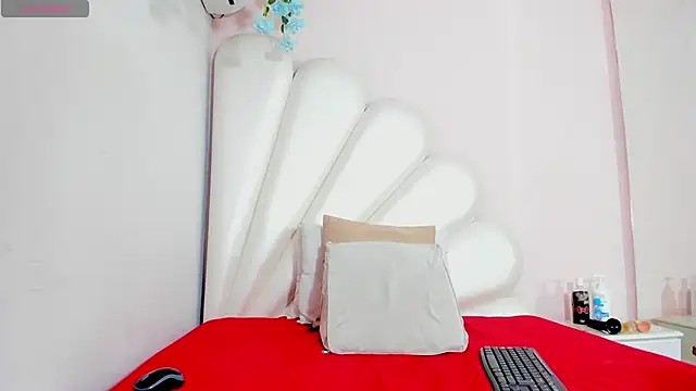 Snapshot of Lorena_Hawkins chatting on February 2025 01:40:02 PM Lorena Hawkins online show from February 2025 01:40:02 PM