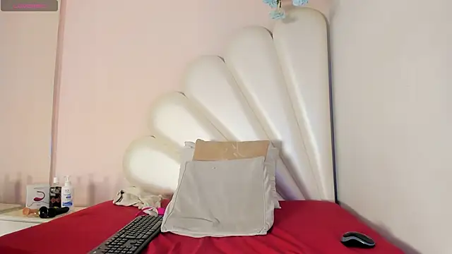 Snapshot of Lorena_Hawkins chatting on February 2025 01:39:02 PM Lorena Hawkins online show from February 2025 01:39:02 PM