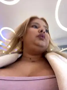 AllysonK online show from December 2024 11:23:02 AM