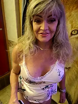 Snapshot of annika_lately chatting on October 2025 03:28:01 AM annika lately online show from October 2025 03:28:01 AM