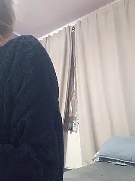 Snapshot of BritneyHudson chatting on October 2025 02:11:02 AM BritneyHudson online show from October 2025 02:11:02 AM