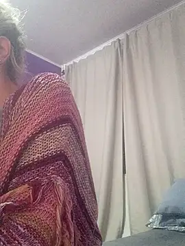 Snapshot of BritneyHudson chatting on October 2025 01:30:02 AM BritneyHudson online show from October 2025 01:30:02 AM