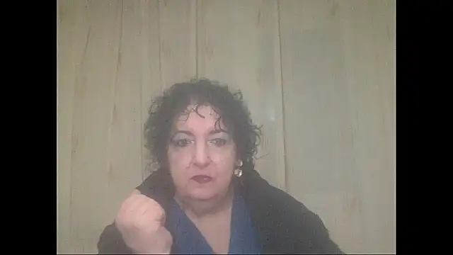 Snapshot of maturekorine chatting on November 2025 06:52:01 PM maturekorine online show from November 2025 06:52:01 PM