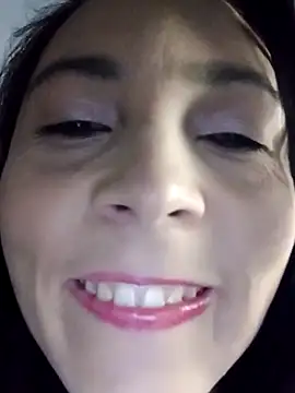 Snapshot of KarameloVzla chatting on November 2025 02:32:01 AM KarameloVzla online show from November 2025 02:32:01 AM