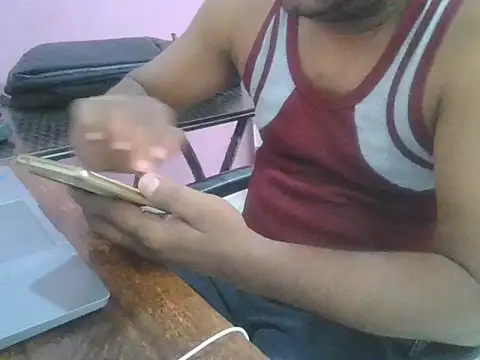 Snapshot of ITGuyhyd chatting on November 2025 04:34:01 AM ITGuyhyd online show from November 2025 04:34:01 AM