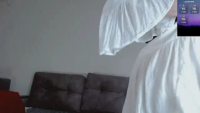 Amina Barbarian online show from November 2025 06:07:01 PM