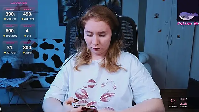 D0nna  online show from October 2025 09:56:01 PM