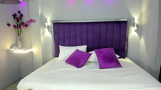 Snapshot of LindsyCater chatting on October 2025 12:01:02 PM LindsyCater online show from October 2025 12:01:02 PM