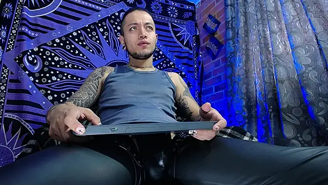 Dicaprioo  online show from October 2025 05:31:01 PM