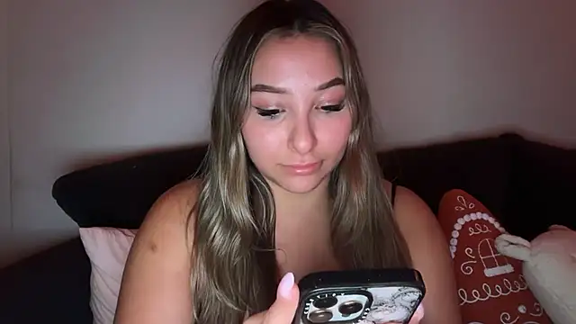 YingxYang69 online show from November 2025 12:48:02 PM