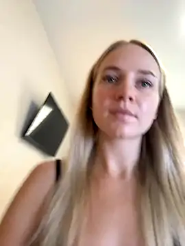 Snapshot of -BalanCe- chatting on October 2025 08:13:02 AM -BalanCe- online show from October 2025 08:13:02 AM