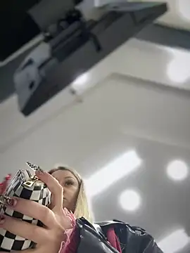 Teya moon  online show from December 2024 11:33:01 AM