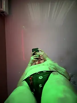 Teya moon  online show from December 2024 10:56:01 AM