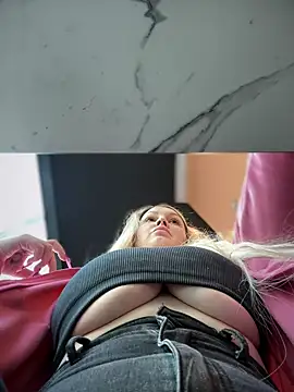 Teya moon  online show from January 2025 11:43:02 AM