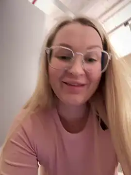 Teya moon  online show from February 2025 11:27:02 AM