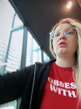 Teya moon  online show from February 2025 12:47:02 PM