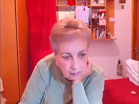 Victoria5643 online show from October 2025 02:51:02 PM