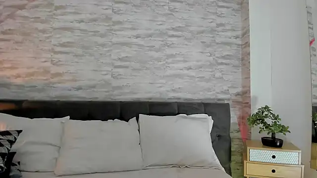 Snapshot of Anneth__M chatting on September 2025 08:14:01 PM Anneth M online show from September 2025 08:14:01 PM