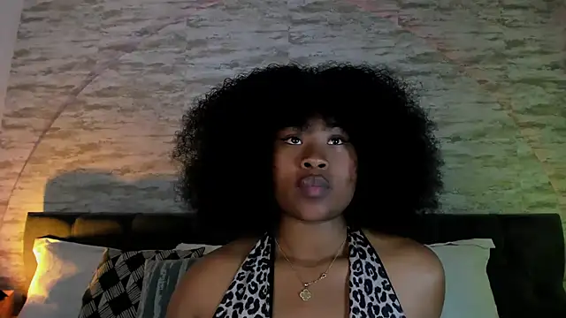 Snapshot of Anneth__M chatting on October 2025 07:33:02 PM Anneth M online show from October 2025 07:33:02 PM