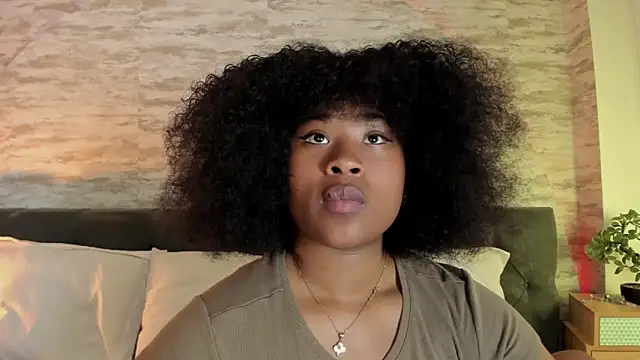 Snapshot of Anneth__M chatting on October 2025 07:33:01 PM Anneth M online show from October 2025 07:33:01 PM