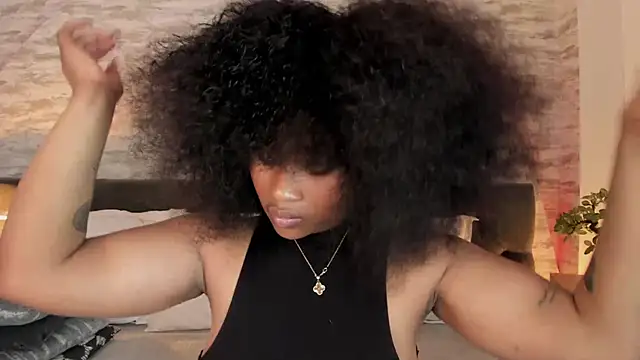 Snapshot of Anneth__M chatting on October 2025 08:07:02 PM Anneth M online show from October 2025 08:07:02 PM