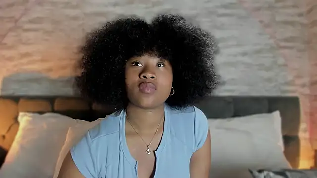 Snapshot of Anneth__M chatting on October 2025 07:40:01 PM Anneth M online show from October 2025 07:40:01 PM