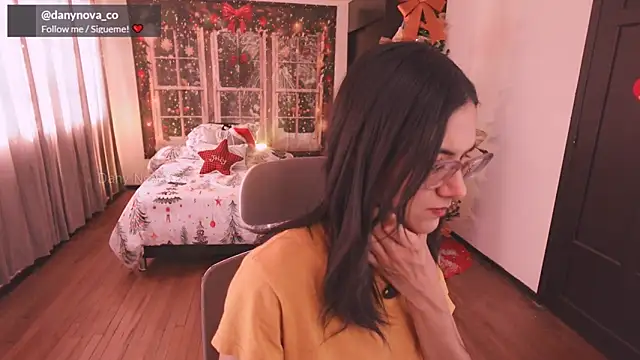 Snapshot of DanyNova_Co chatting on December 2024 07:10:01 PM DanyNova Co online show from December 2024 07:10:01 PM
