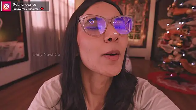 Snapshot of DanyNova_Co chatting on December 2024 10:18:01 PM DanyNova Co online show from December 2024 10:18:01 PM