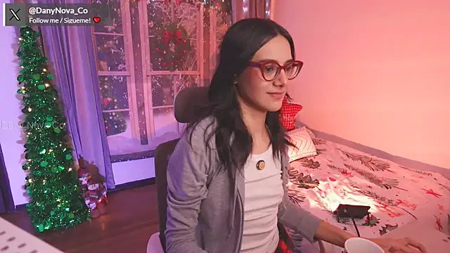 Snapshot of DanyNova_Co chatting on December 2024 07:13:02 PM DanyNova Co online show from December 2024 07:13:02 PM