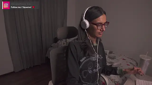 Snapshot of DanyNova_Co chatting on December 2024 05:11:02 AM DanyNova Co online show from December 2024 05:11:02 AM