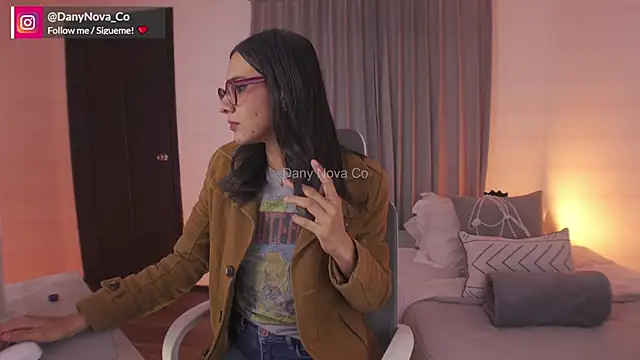 Snapshot of DanyNova_Co chatting on January 2025 12:20:01 AM DanyNova Co online show from January 2025 12:20:01 AM