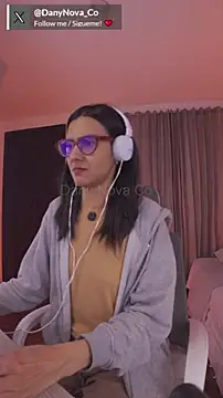 Snapshot of DanyNova_Co chatting on February 2025 07:10:02 PM DanyNova Co online show from February 2025 07:10:02 PM