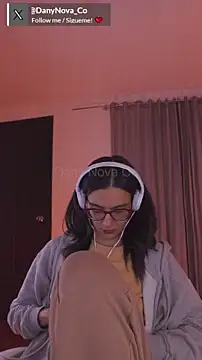 Snapshot of DanyNova_Co chatting on February 2025 10:14:02 PM DanyNova Co online show from February 2025 10:14:02 PM