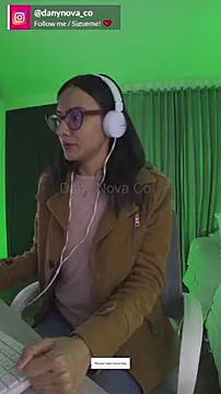 Snapshot of DanyNova_Co chatting on February 2025 07:52:01 PM DanyNova Co online show from February 2025 07:52:01 PM