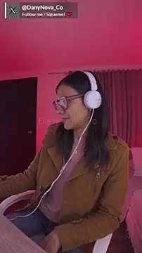 Snapshot of DanyNova_Co chatting on February 2025 10:58:01 PM DanyNova Co online show from February 2025 10:58:01 PM