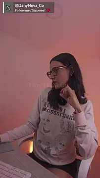 Snapshot of DanyNova_Co chatting on March 2025 10:41:02 PM DanyNova Co online show from March 2025 10:41:02 PM