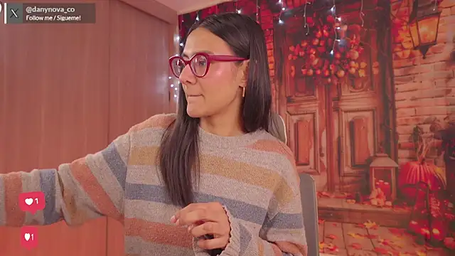 Snapshot of DanyNova_Co chatting on October 2025 09:15:01 PM DanyNova Co online show from October 2025 09:15:01 PM