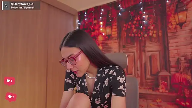 Snapshot of DanyNova_Co chatting on October 2025 09:04:02 PM DanyNova Co online show from October 2025 09:04:02 PM