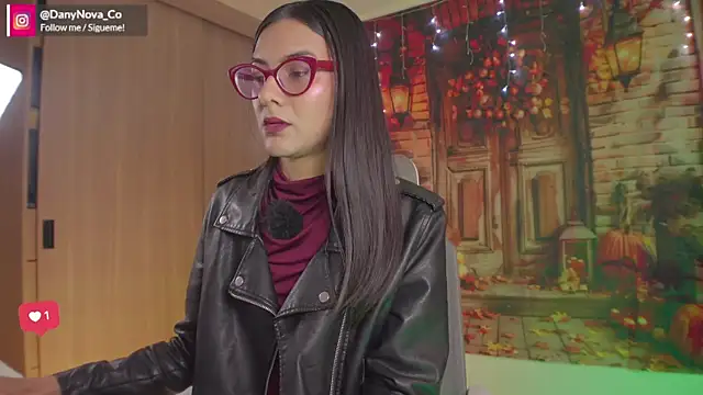 Snapshot of DanyNova_Co chatting on October 2025 09:04:02 PM DanyNova Co online show from October 2025 09:04:02 PM