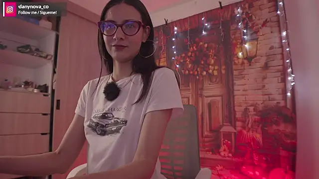 Snapshot of DanyNova_Co chatting on November 2025 09:13:01 PM DanyNova Co online show from November 2025 09:13:01 PM