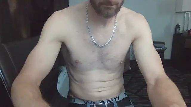 Snapshot of HungStud4You chatting on October 2025 12:11:02 AM HungStud4You online show from October 2025 12:11:02 AM